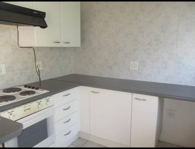 2 BEDROOM TOWNHOUSE FOR SALE IN BASSONIA